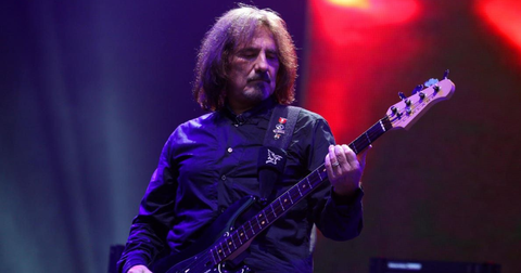 Geezer Butler (Black Sabbath) usa una voce IA per presentare i suoi prossimi brani solisti ad altri artisti