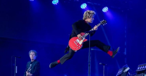 I Green Day celebrano l’era Saviors con un videoclip nostalgico