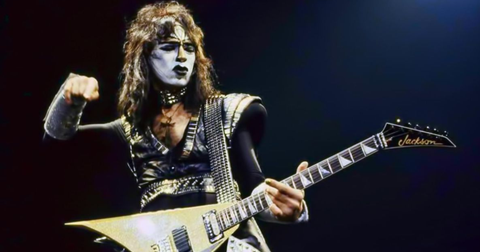 Vinnie Vincent (Kiss) mette in vendita il suo album Guitarmageddon per 2 milioni di dollari: follia o colpo di genio?