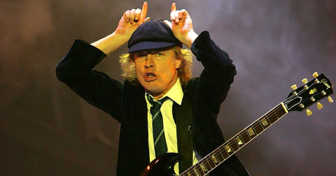 Angus Young e la Gibson SG che ha fatto tremare gli AC/DC