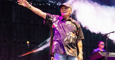 Bruce Johnston lascia il palco dopo 61 anni con i Beach Boys