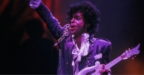 Prince e la sua Cloud Guitar: lo strumento tanto sfavillante quanto l’artista
