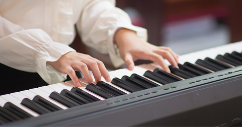 Le scale al pianoforte: perché e come praticarle?
