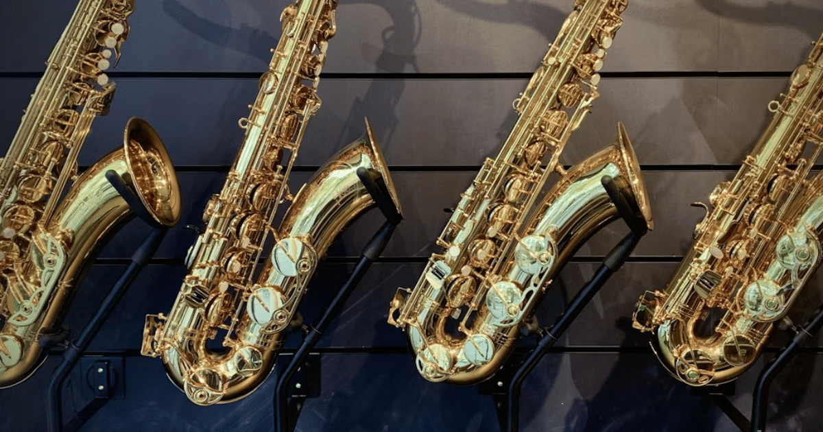 Top 5 des meilleurs saxophones altos : du premier souffle à la scène