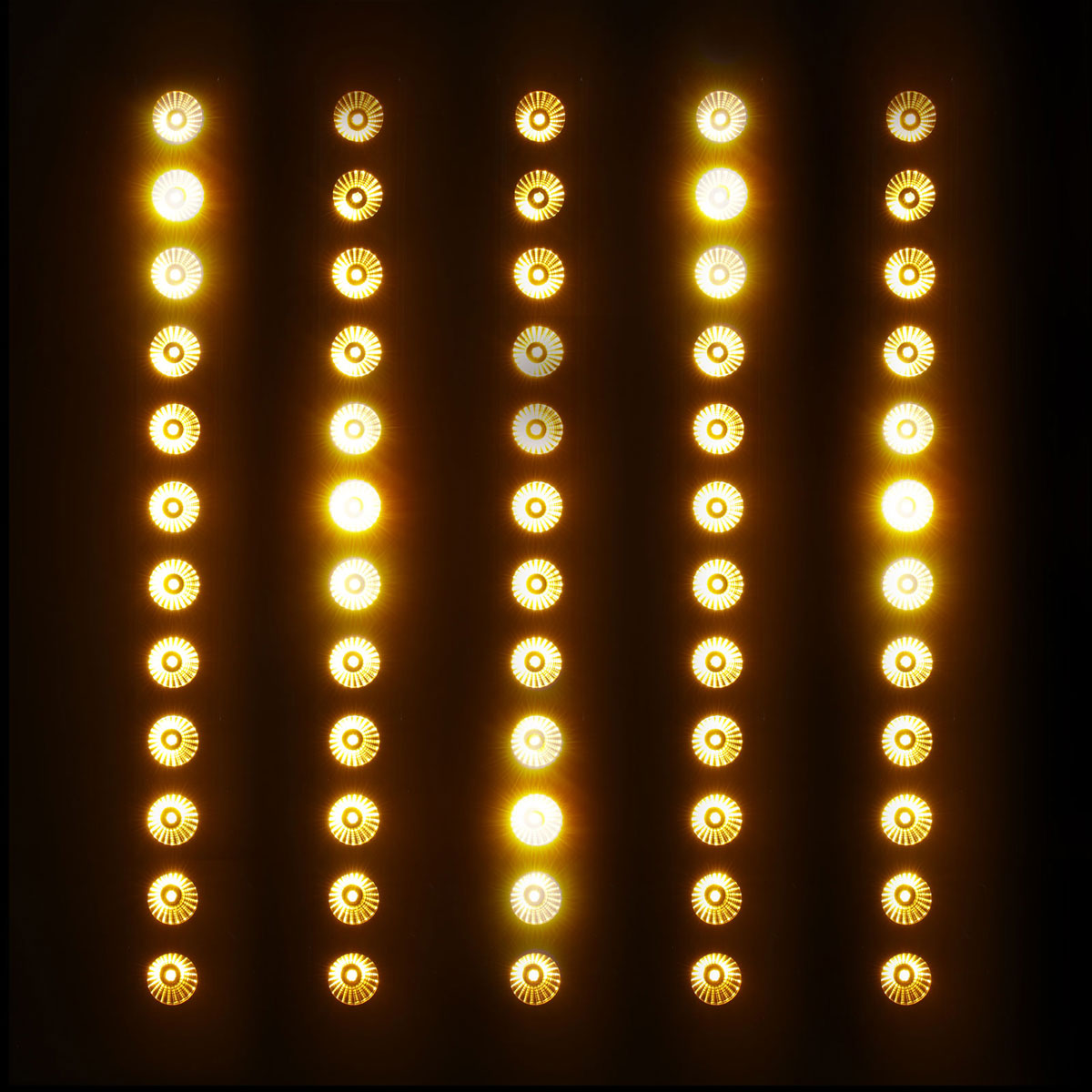 PIXBAR DTW PRO - BARRA TRI-LED 12 X 10 W CON LUCE BIANCA VARIABILE E CONTROLLO DIM-TO-WARM