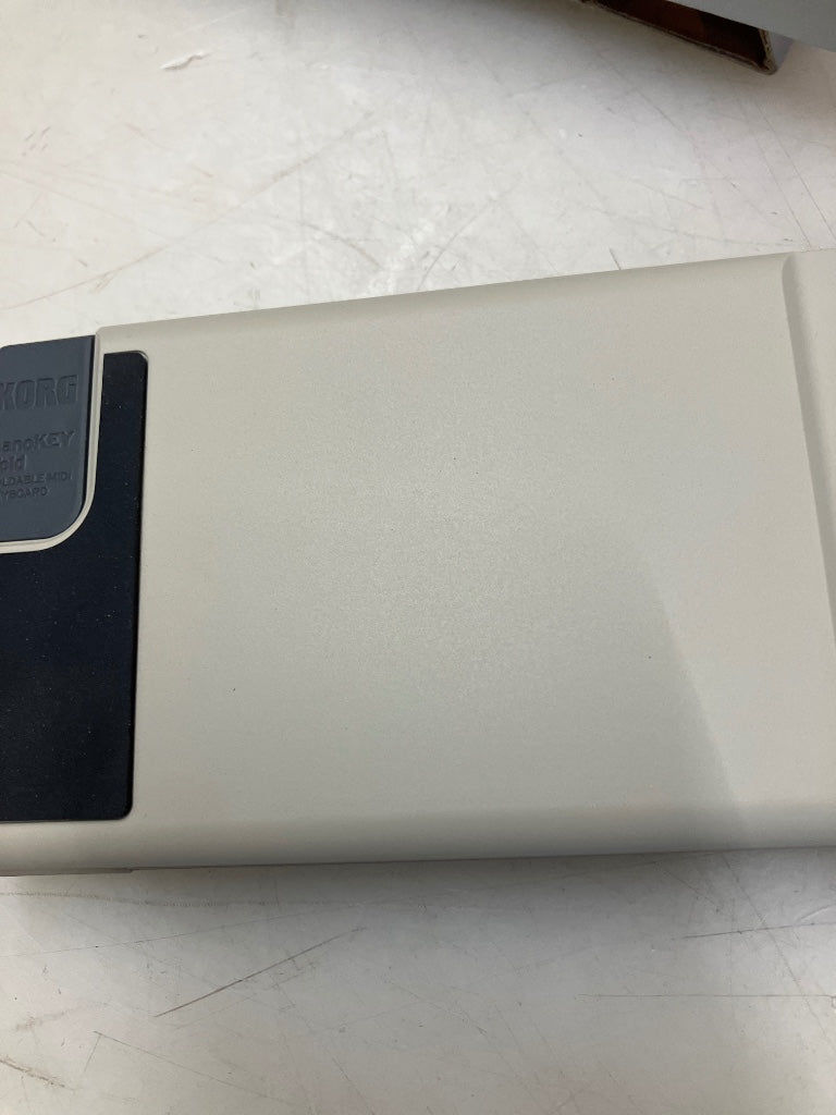 NanoKey Fold Sand Beige - B Stock