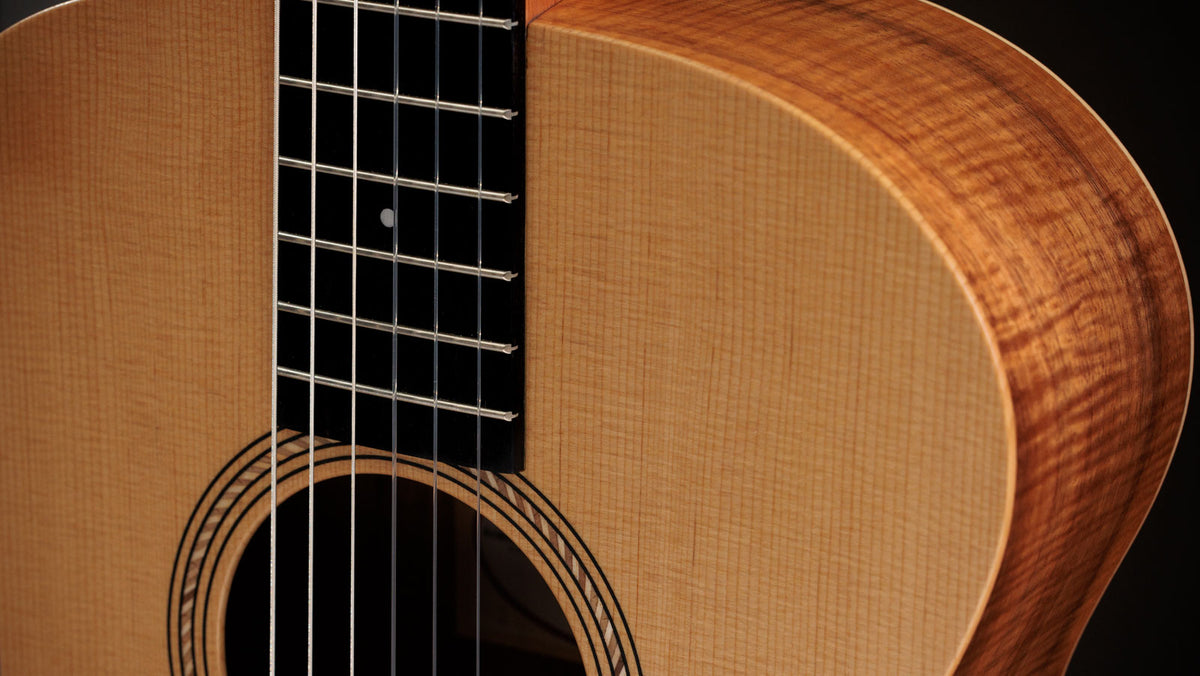 Academy 12e-N LTD,Koa figurato/Abete