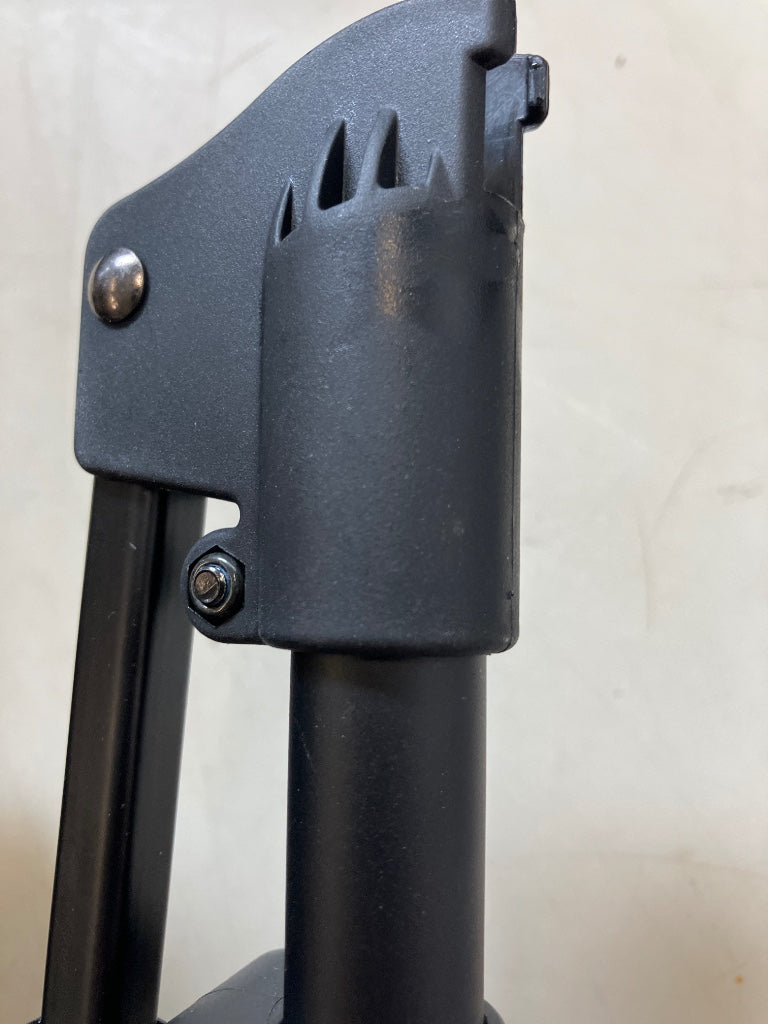 GS/508 Supporto universale autobloccante per chitarra - Stock B