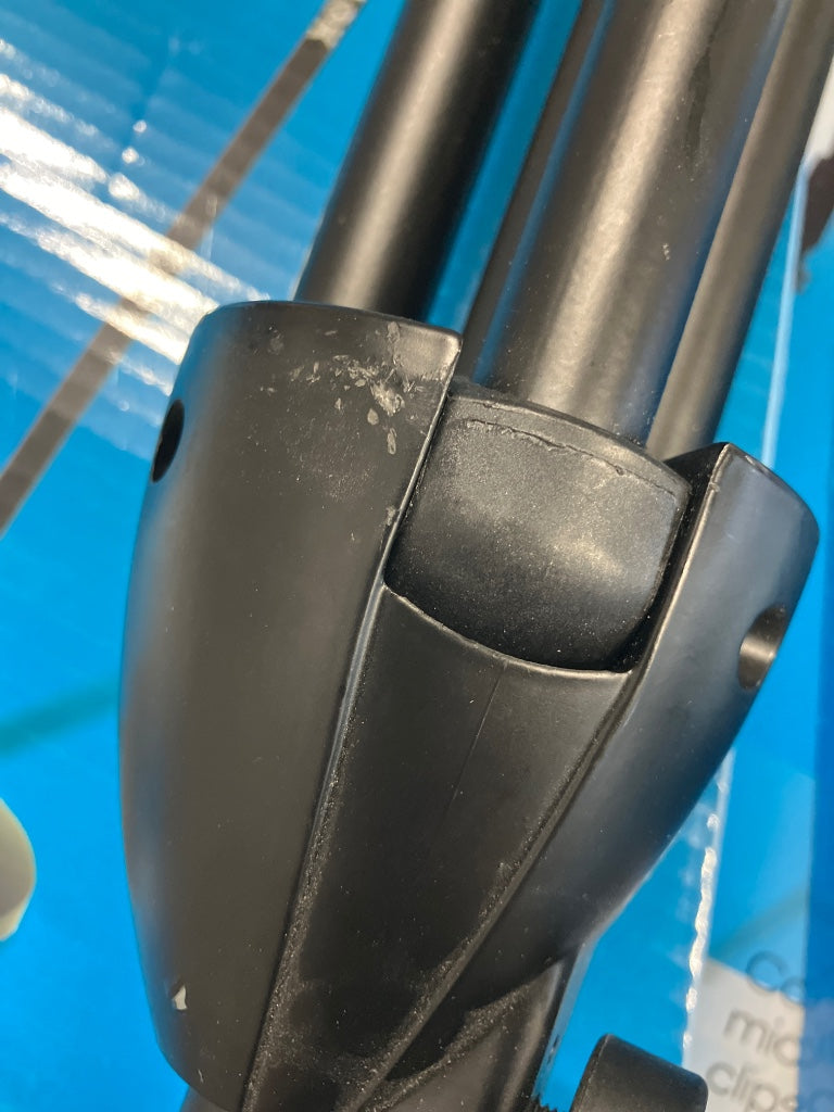 A514 Supporto nero - Stock B