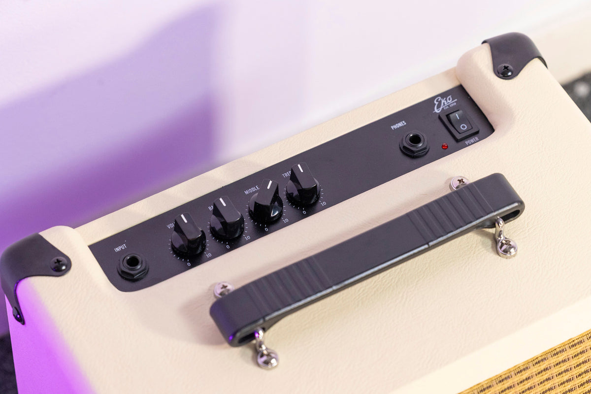 AC15 amplificatore elettroacustico 15W