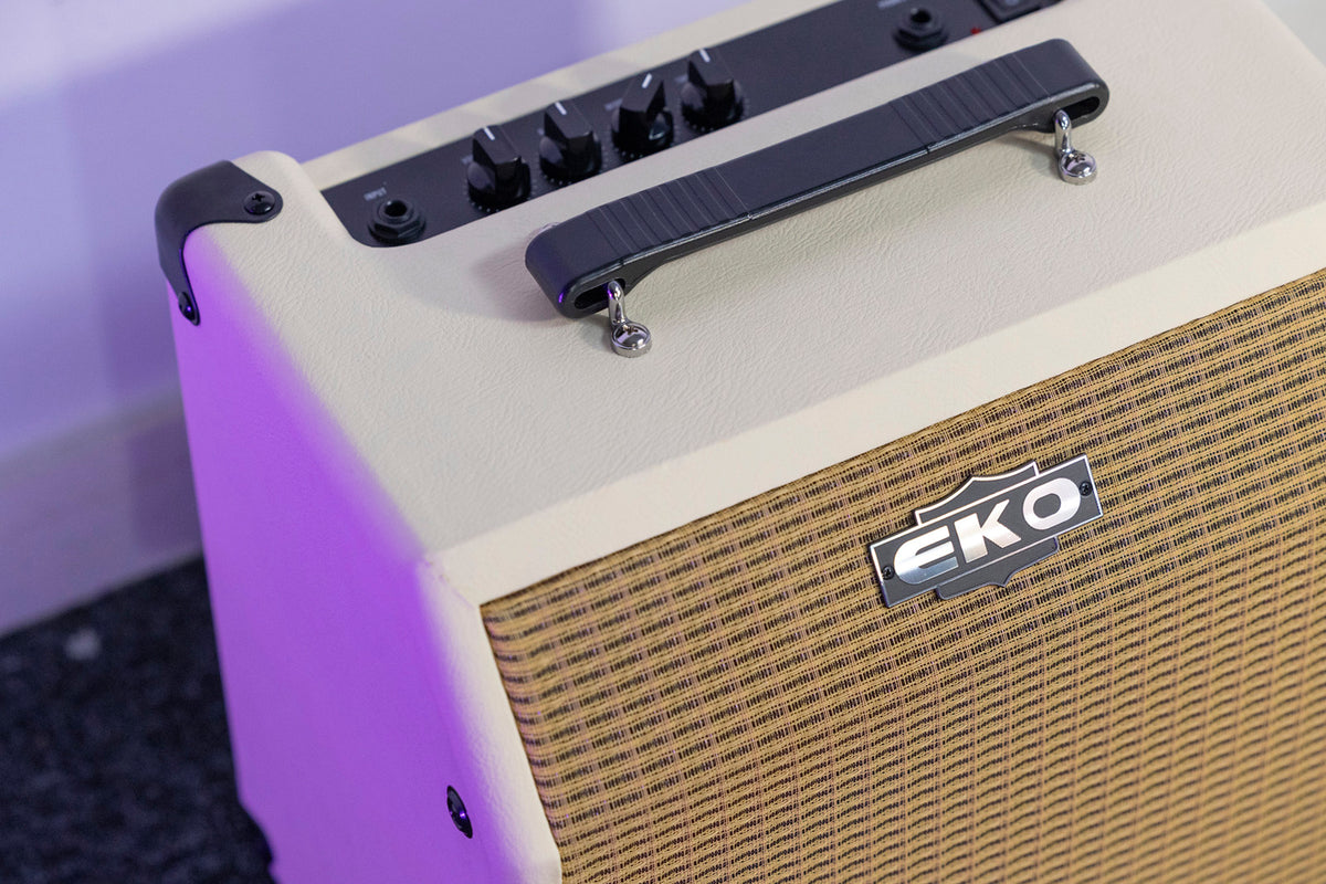 AC15 amplificatore elettroacustico 15W