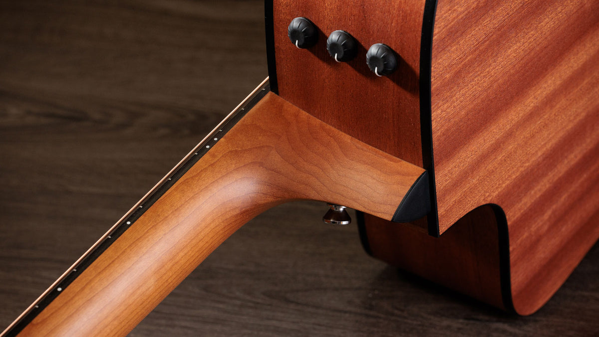 110ce Dreadnought Naturale
