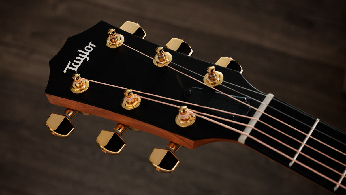 214ce-K DLX Naturale Grand Auditorium