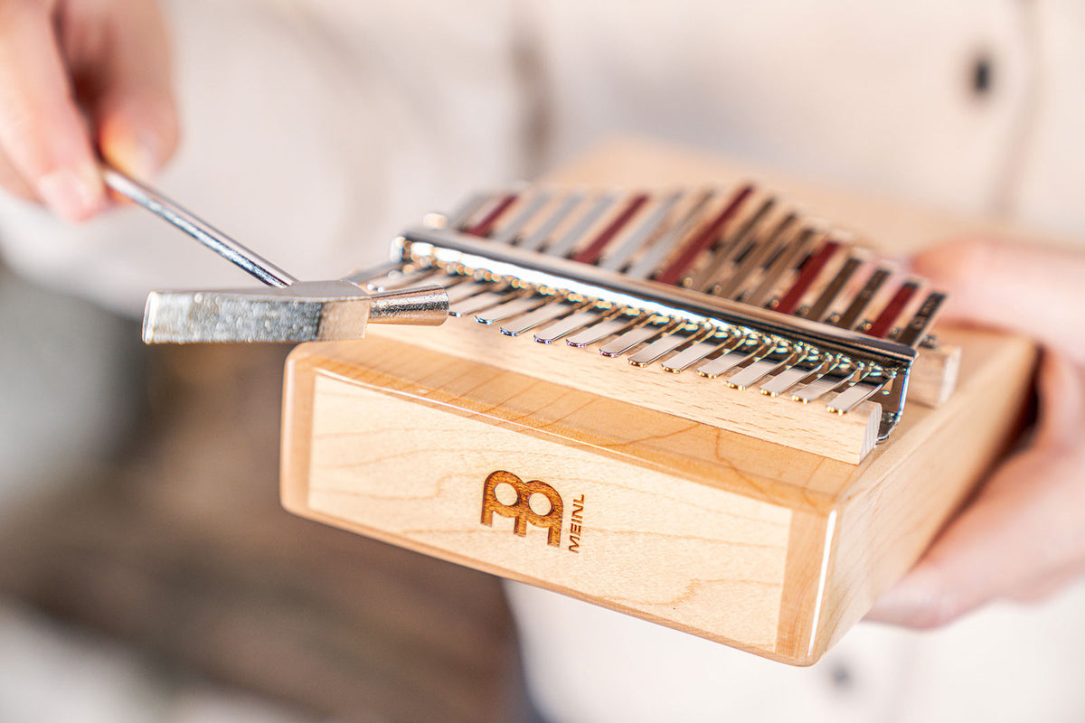 MEINL SONIC ENERGY SOUNDHOLE PICKUP KALIMBA 17 NOTES MAPLE