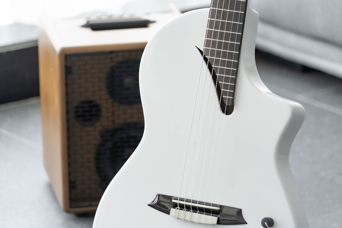 Hispania White Gt + Gigbag