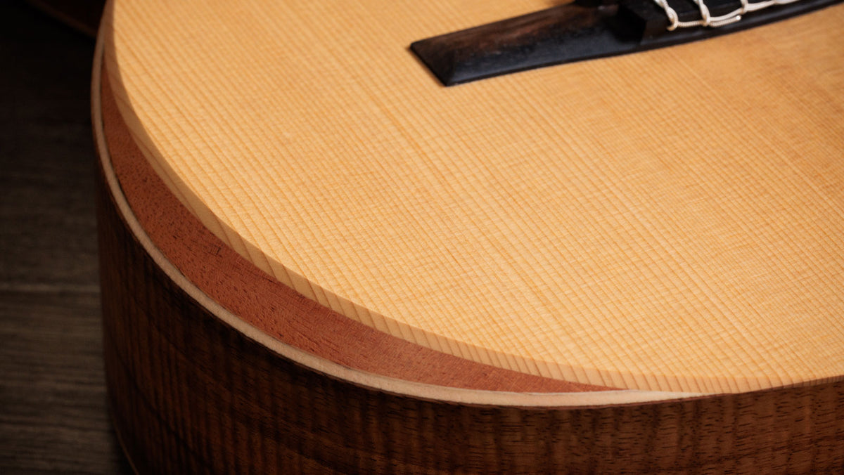 Academy 12e-N LTD,Koa figurato/Abete