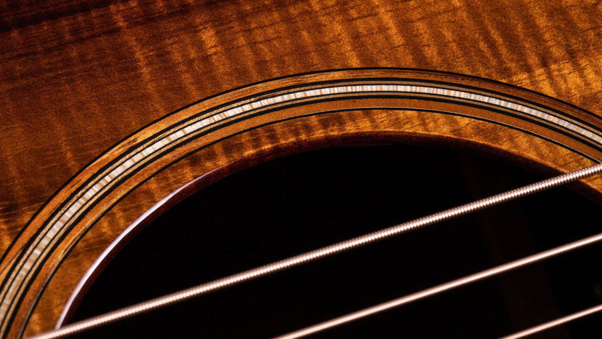 K24ce Tavola in koa hawaiano sfumato Edgeburst Grand Auditorium