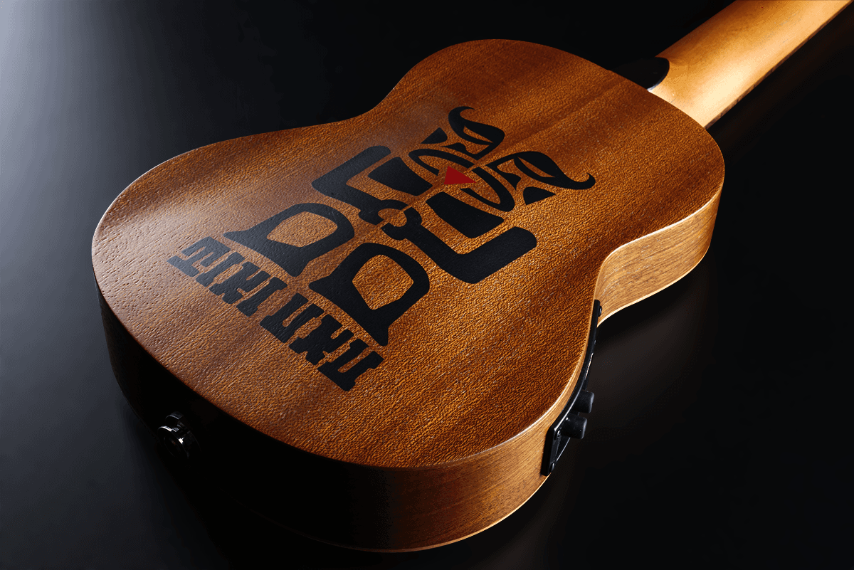 Tiki Baby Tku150Se Ukulele Baby-Soprano Fondo Arcuato Sottile Elettrico