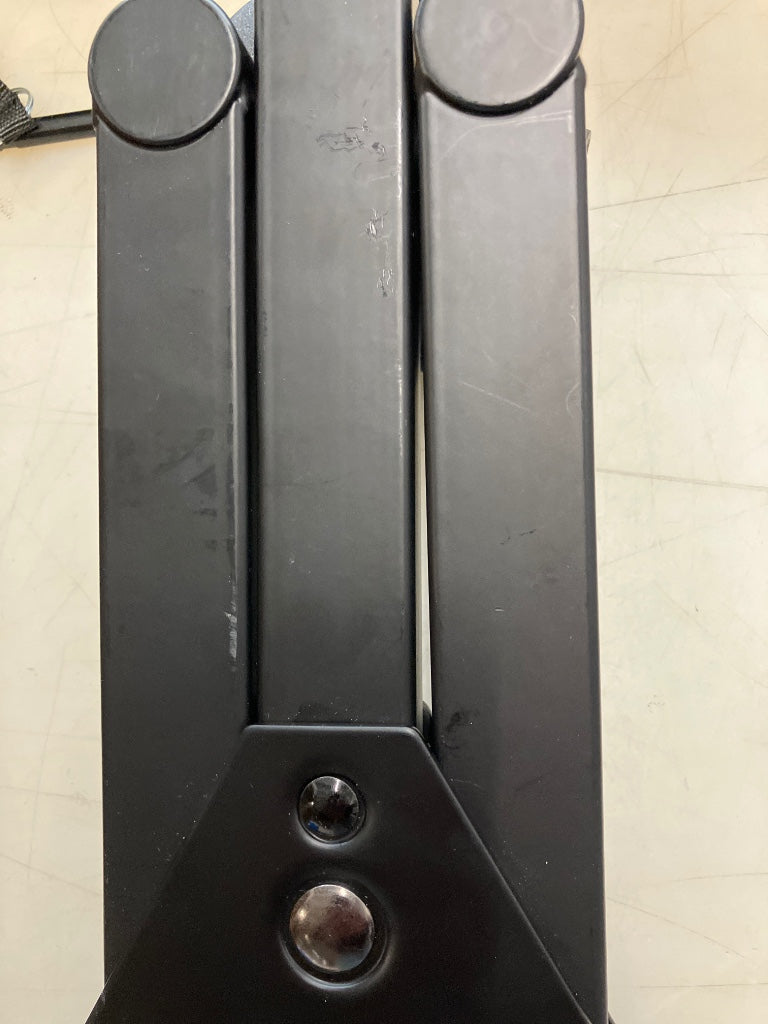 LAPTOP STAND ON WHEELS - B Stock