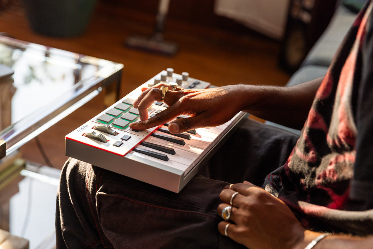 MPK Mini IV White