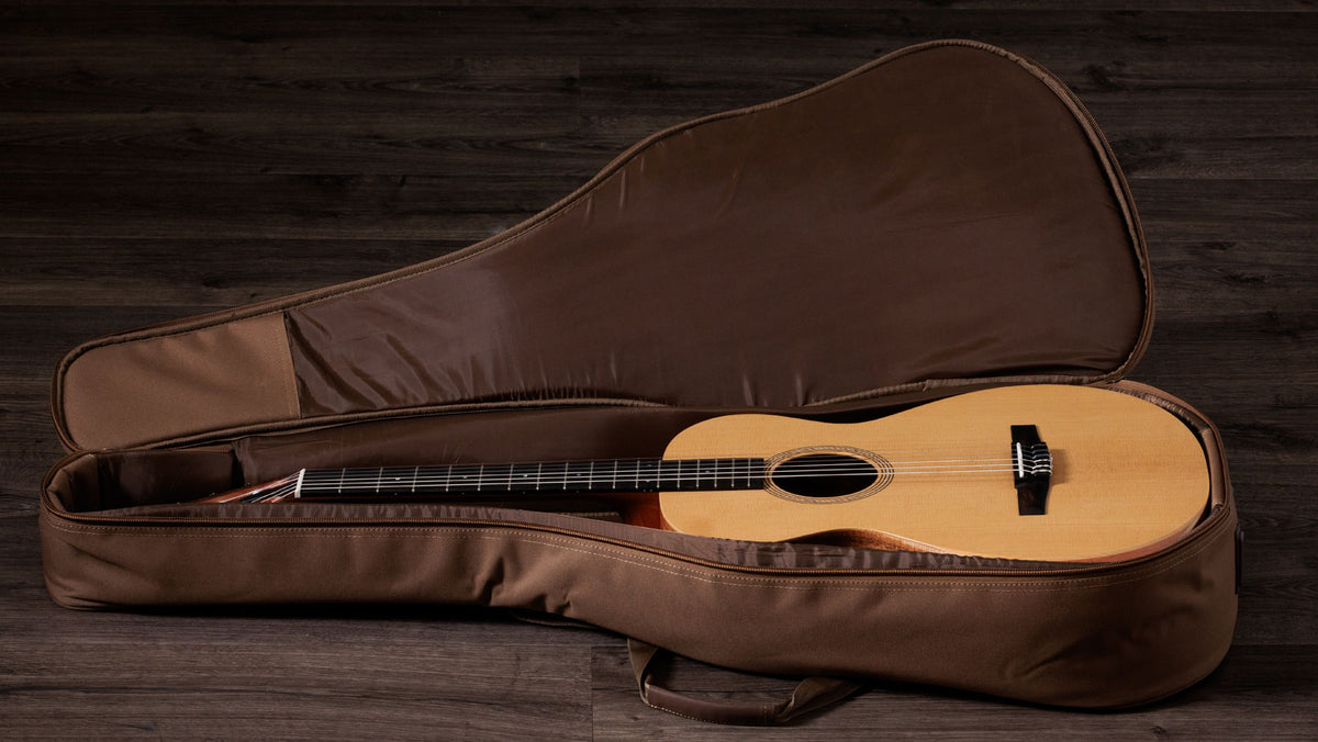 Academy 12e-N LTD,Koa figurato/Abete