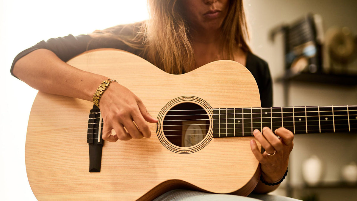 Academy 12e-N Naturale Grand Concert