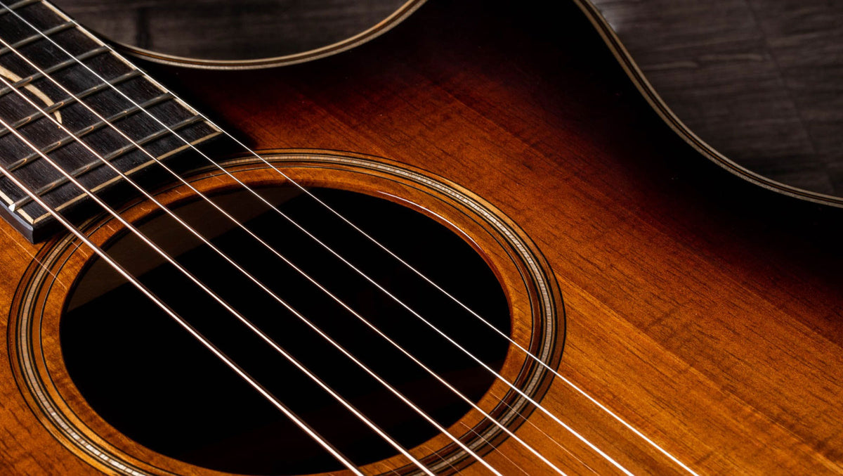 K24ce Tavola in koa hawaiano sfumato Edgeburst Grand Auditorium